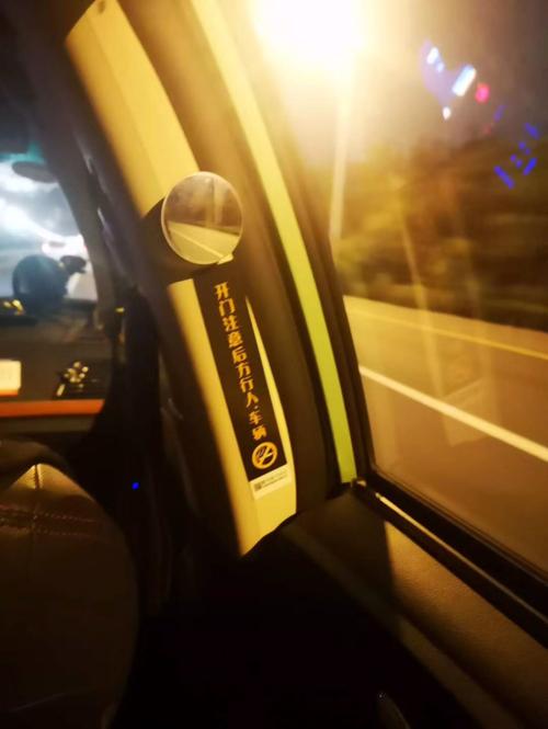 号称西安出租车,后排也有后视镜了