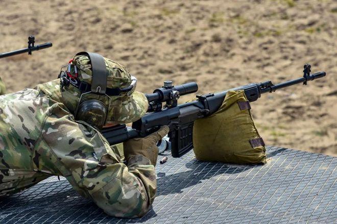 而下列图片为来自亚美尼亚的狙击手为 2022 年狙击手为sniper