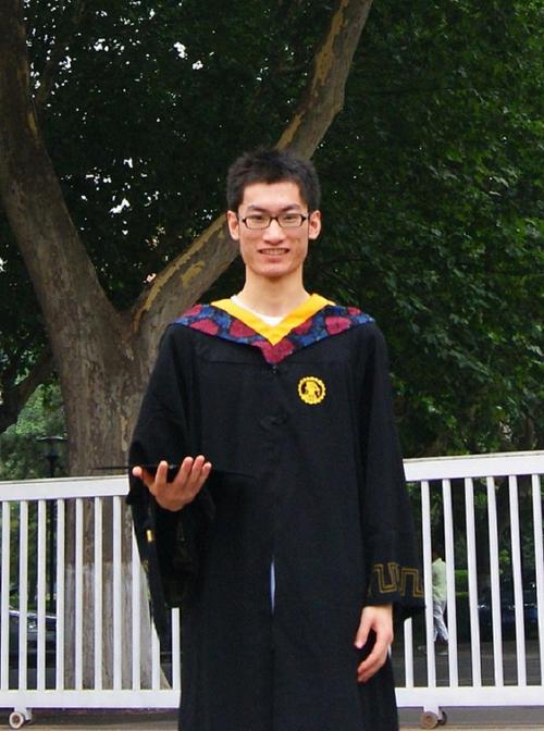 李昊 硕士研究生 去向:瑞士洛桑联合理工(博士生) 邮箱: lihao.1@stu.