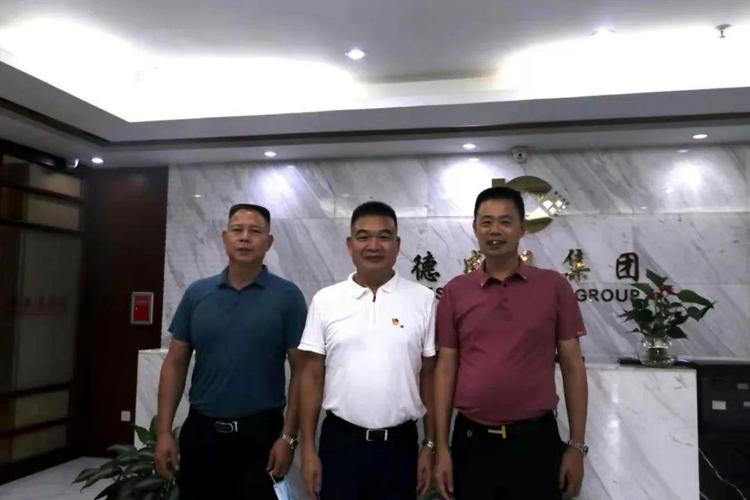 6月30日,观湖街道党工委副书记,人大工委主任梁业甫走访政协委员李豪