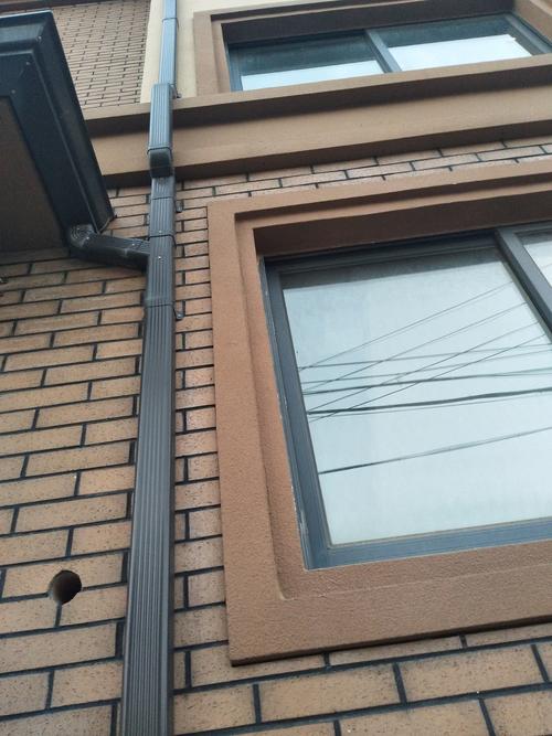 k型天沟,主要的分布地区在于北美,是北美地区建筑流行的天沟风格.