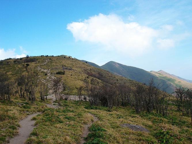 data-lemmaid="2946436">罗霄山脉 /a>主峰南风面坐落在江西省 a