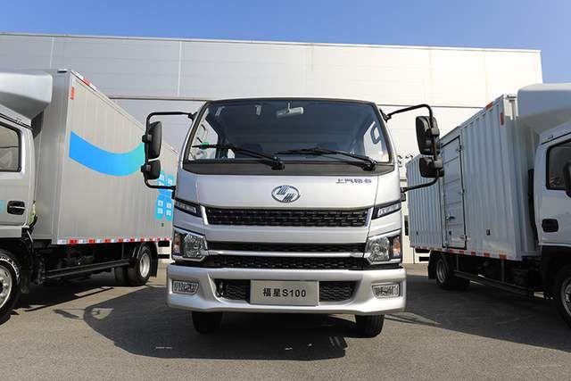 其中,s100,s100plus是小卡中少见的宽体车型,完美平衡舒适性和通过性
