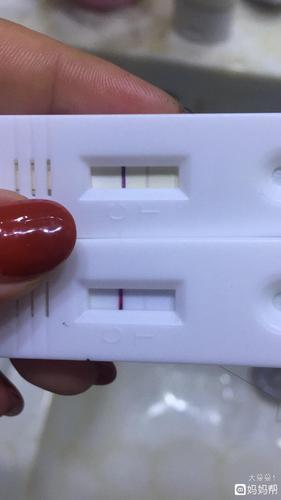 为什么会这样 试纸显示两道杠 医院抽血却说没有怀孕!为什么呢?