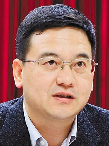 钱塘江畔金江干 借得东风发春华