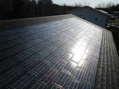 新型美观的太阳能屋顶瓦片(solar shingles)