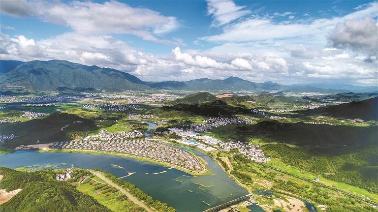 今年年初,天台县三合镇正式启动小城镇环境综合整治工作,确立"南北游