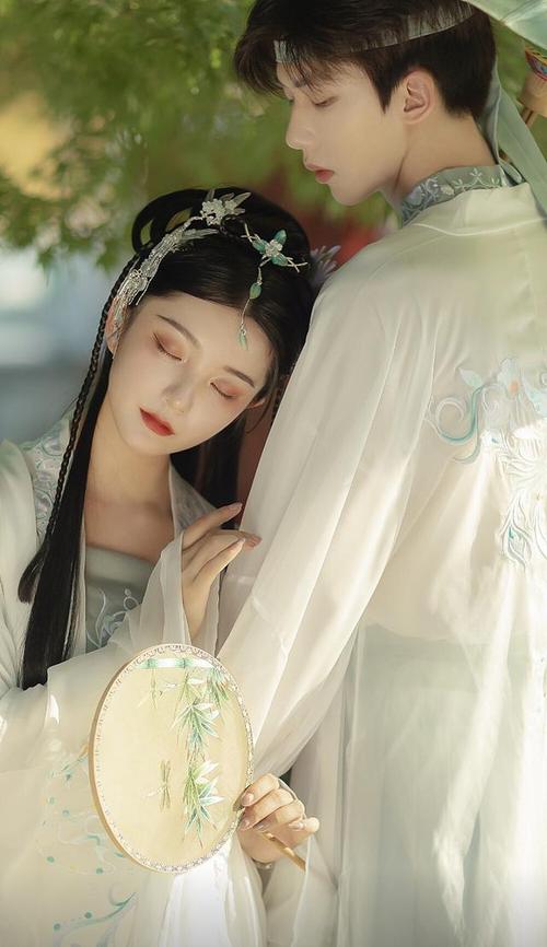 越南人称"汉服"是他们的传统服饰,网友:要脸