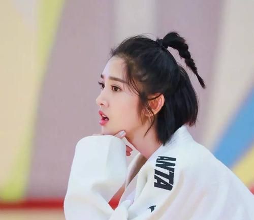 短发到底应该怎么扎今天教你轻松解决发型问题