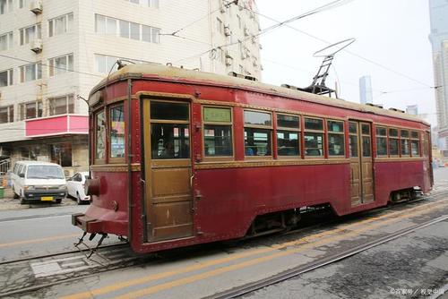 张爱玲,一个"恶俗不堪"的名字,却成了"文坛最美的收获之一"