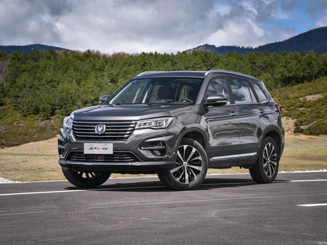 展开全部 这是2018款长安cs75的外观和内饰图片