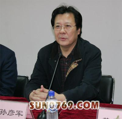 [电视酷评]怀念孙彦军版刘备,对于和伟版刘备的展望