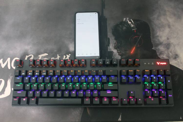 机械键盘只需百元价格能拿下吗雷柏v500pro多模版给你答案