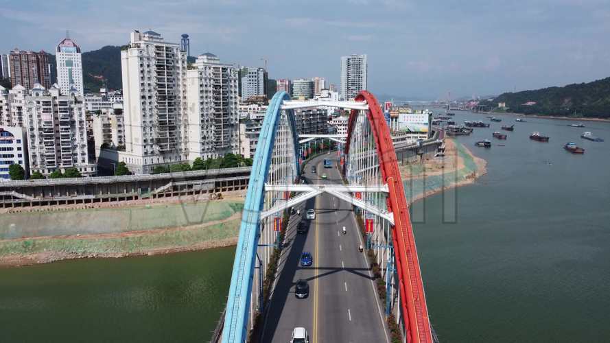 4k航拍广西梧州市鸳江大桥和桂江一桥
