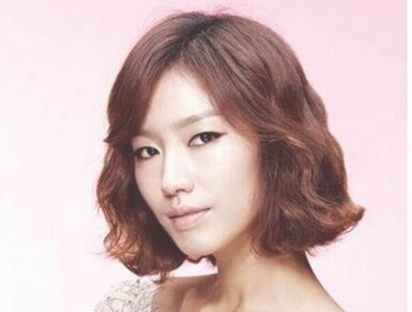 韩式三七分女短发发型造型