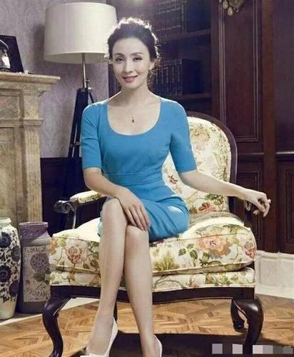 女星的坐姿我只服最后一位的