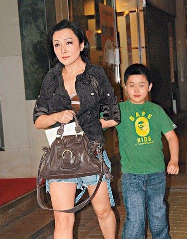 甄楚倩私生子曝光《满清十大酷刑》甄楚倩资料图甄楚倩资料图新浪