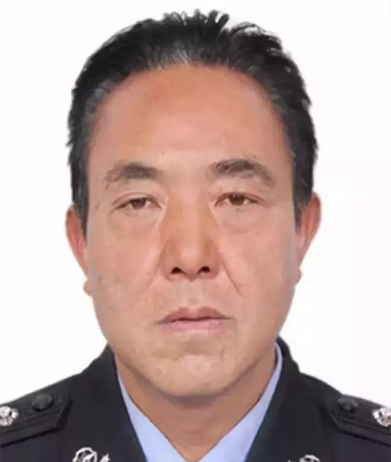 四川壤塘县公安民警冯云辉怀揣入院证牺牲在岗位上