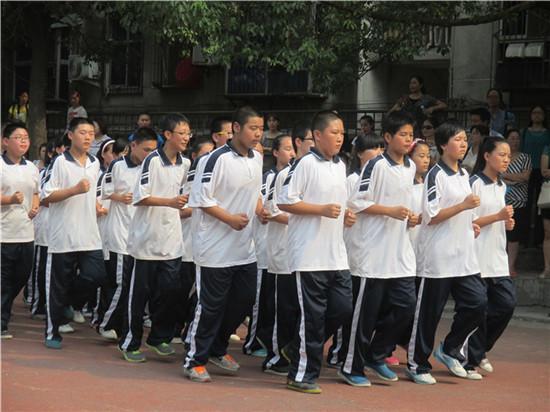 十堰市东风七中2013七年级军训拓展活动剪影9.2——9.