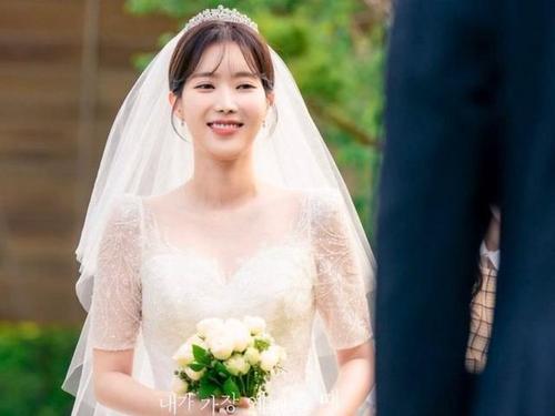 林秀香婚纱造型太美了!8位韩国女星婚纱照大pk,谁最美?