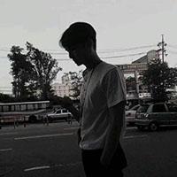 男头像伤感孤独黑白图片