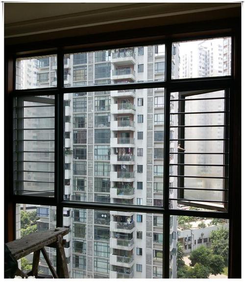 定做飘窗凤铝可拆卸安全防盗窗高层隐形防蚊纱窗铝合金儿童防护窗