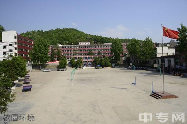 遵义市私立贵龙中学校园图片,环境怎么样?