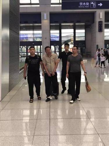 吉林男子枪杀社会大哥逃亡18年,被抓时已接近亿万富翁