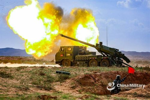 中国军情 正文   火炮轻量化之后,并不影响其战斗力.