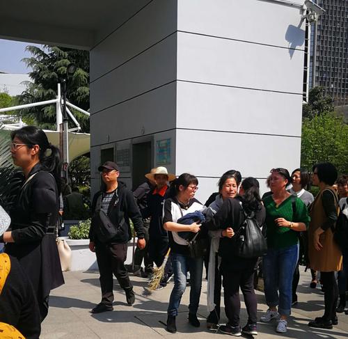 4.8日下午在龙华殡仪馆参加陆庆平老师的追悼会分享