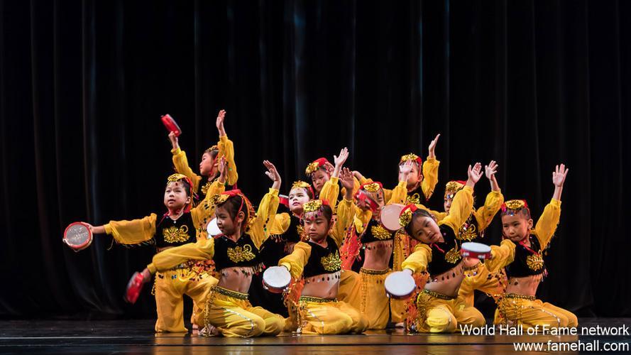 新疆舞蹈手鼓舞新疆手鼓舞图片