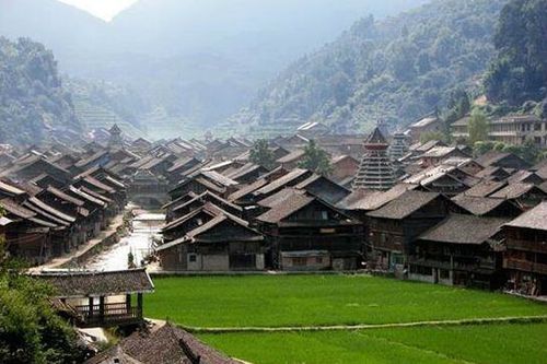 计有二百四十多万人口,在贵州聚居的侗族为全国最多,而黎平县聚居的