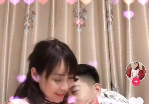 女网友:我在等闺蜜的儿子长大!