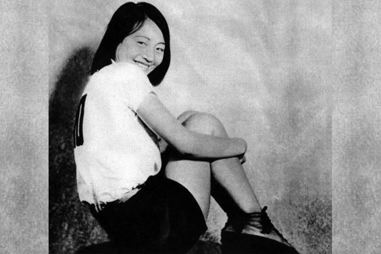 她是钱壮飞的女儿,成为超级电影明星,"四大天王"之一