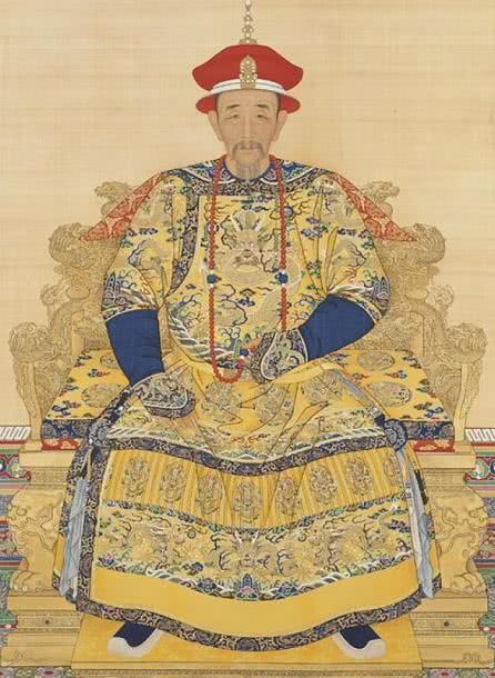 清朝绝版老照片:青年乾隆的朝服画像,清圣祖康熙真实画像
