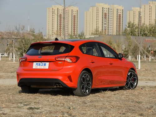 两厢车,就是玩年轻!简评四款大厂的两厢轿车