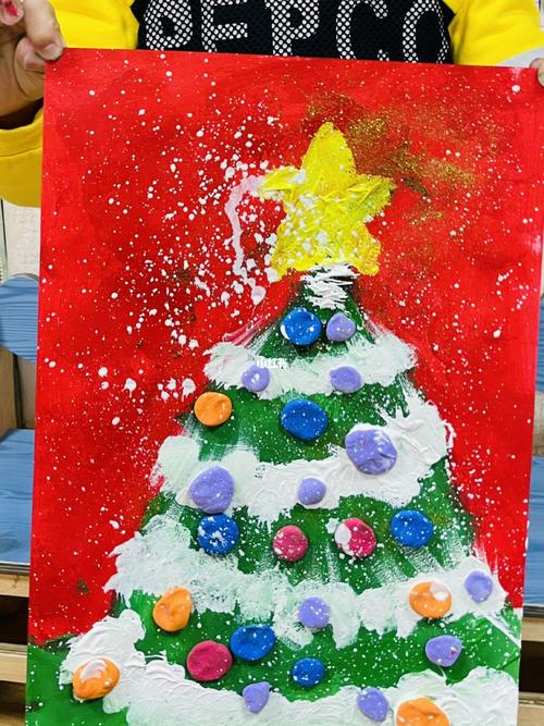 《颜料画——圣诞树90》3-4岁 9595 圣诞树,是指用灯烛和装饰品