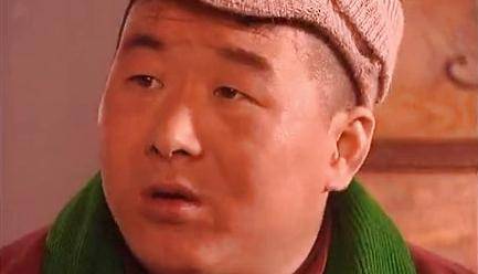 姚二嘎原名叫姚建国,姚二嘎是在其进入影视圈后师父陈佩斯为他取的
