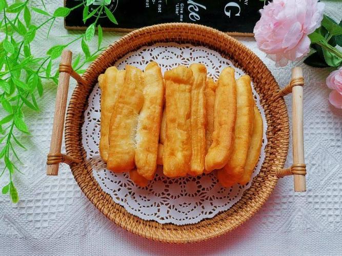 香酥可口,自制家庭版油条,酥酥脆脆的,做法简单快手,健康又美味!