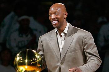 nba"外星人球队"-隆多强势入围 诺阿好似史瑞克