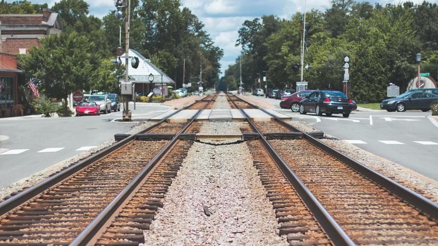 回车桌面>电脑壁纸>风景>火车铁路轨道景色> 相关标签火车铁路轨道
