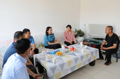 奇飞云:与人民一起坚决打赢脱贫攻坚战