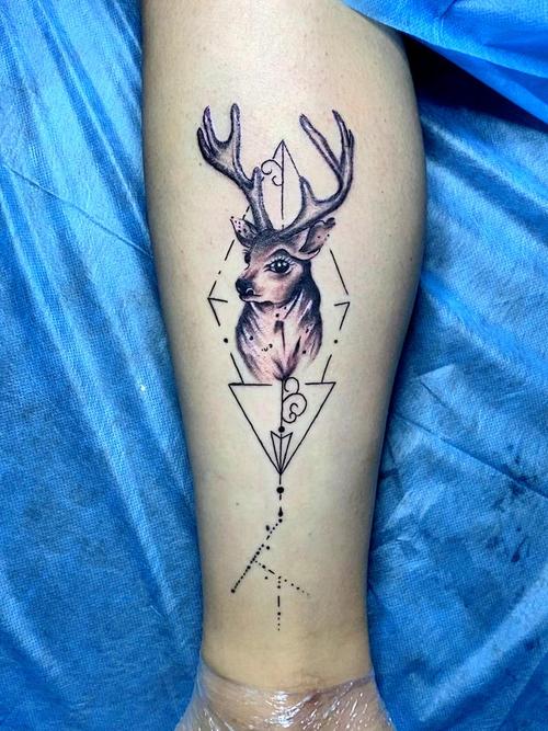 梅花鹿_纹身图案手稿图片_昆明·岳清的纹身作品集