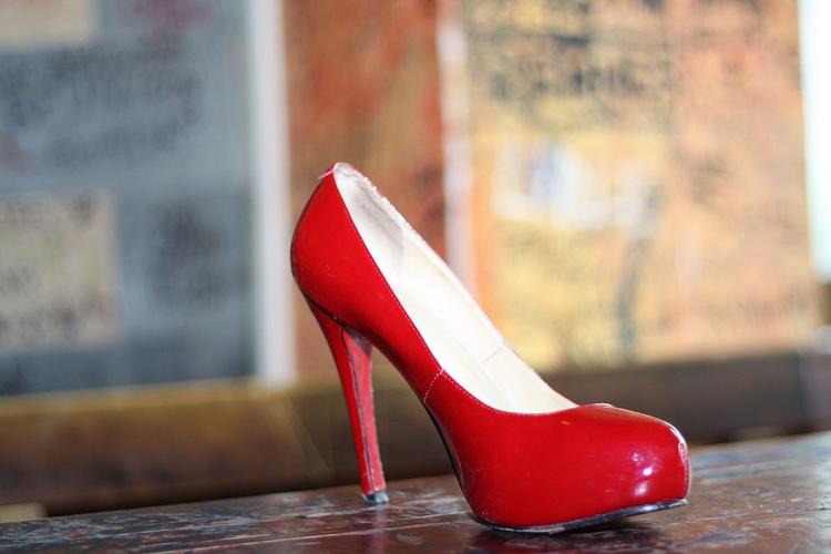 原创 红色高跟鞋