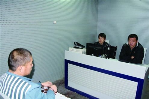 王某和被抓获 通讯员 李正伟 记者孙晓伟摄