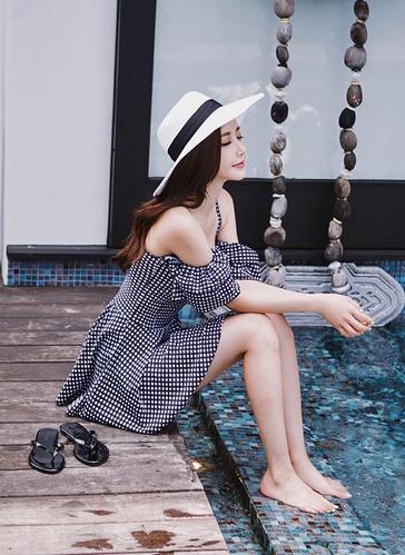 魅力女神孙允珠吊带泳装系列