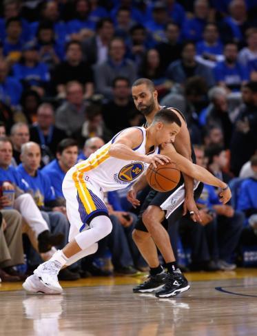 2k手机竖屏分辨率nba篮球明星勇士队斯蒂芬库里带球突破壁纸