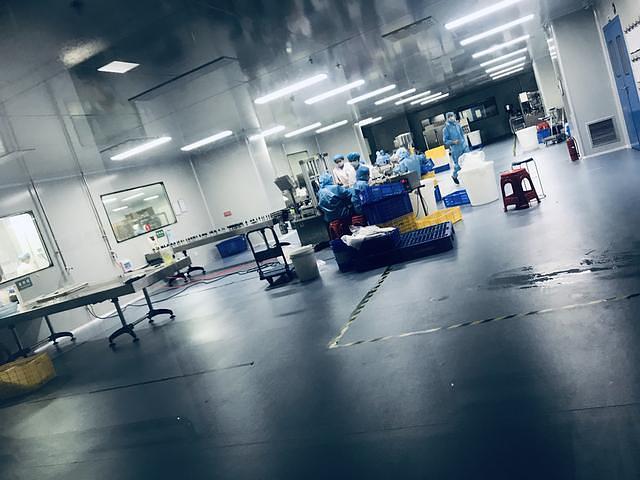 美聚智造闯哥作为化妆品界的"老司机",已经从事化妆品生产工作21年了