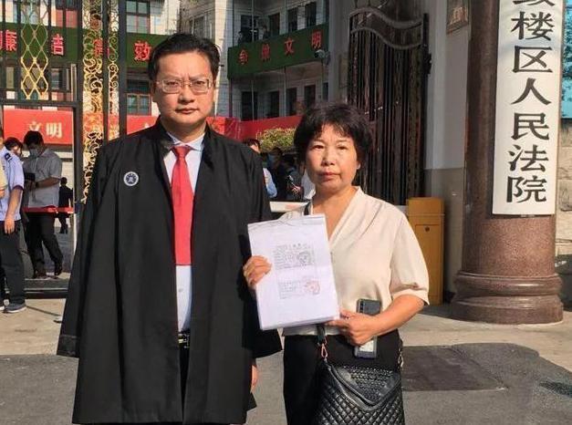 周兆成给杜新枝包食宿一分钱没收熊磊却给马洪涛20万律师费