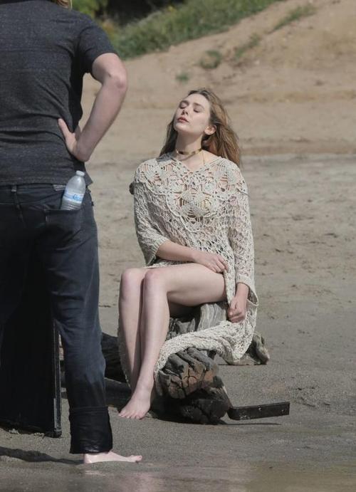 伊丽莎白奥尔森完美身材大家都喜欢